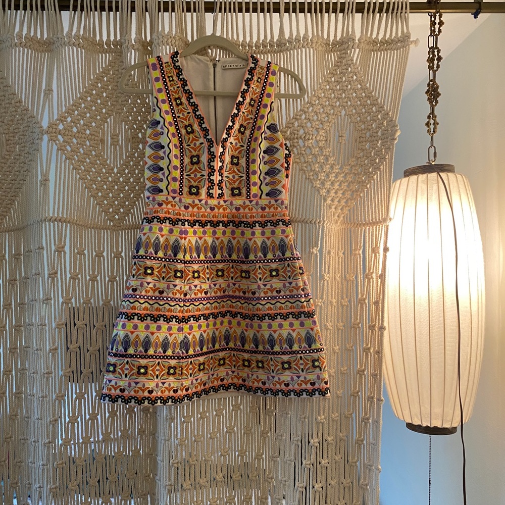 Alice and Olivia Cocktail Dress. Size S. Multi-colored